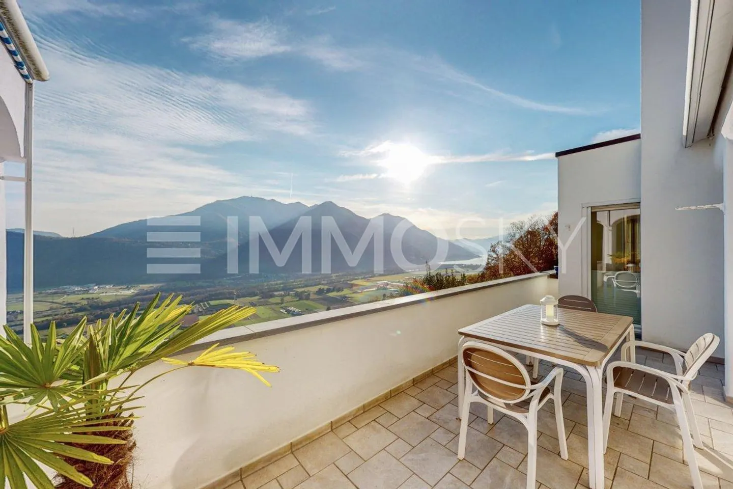 Unobstructed view in a quiet and sunny area - Photo 2 of 5