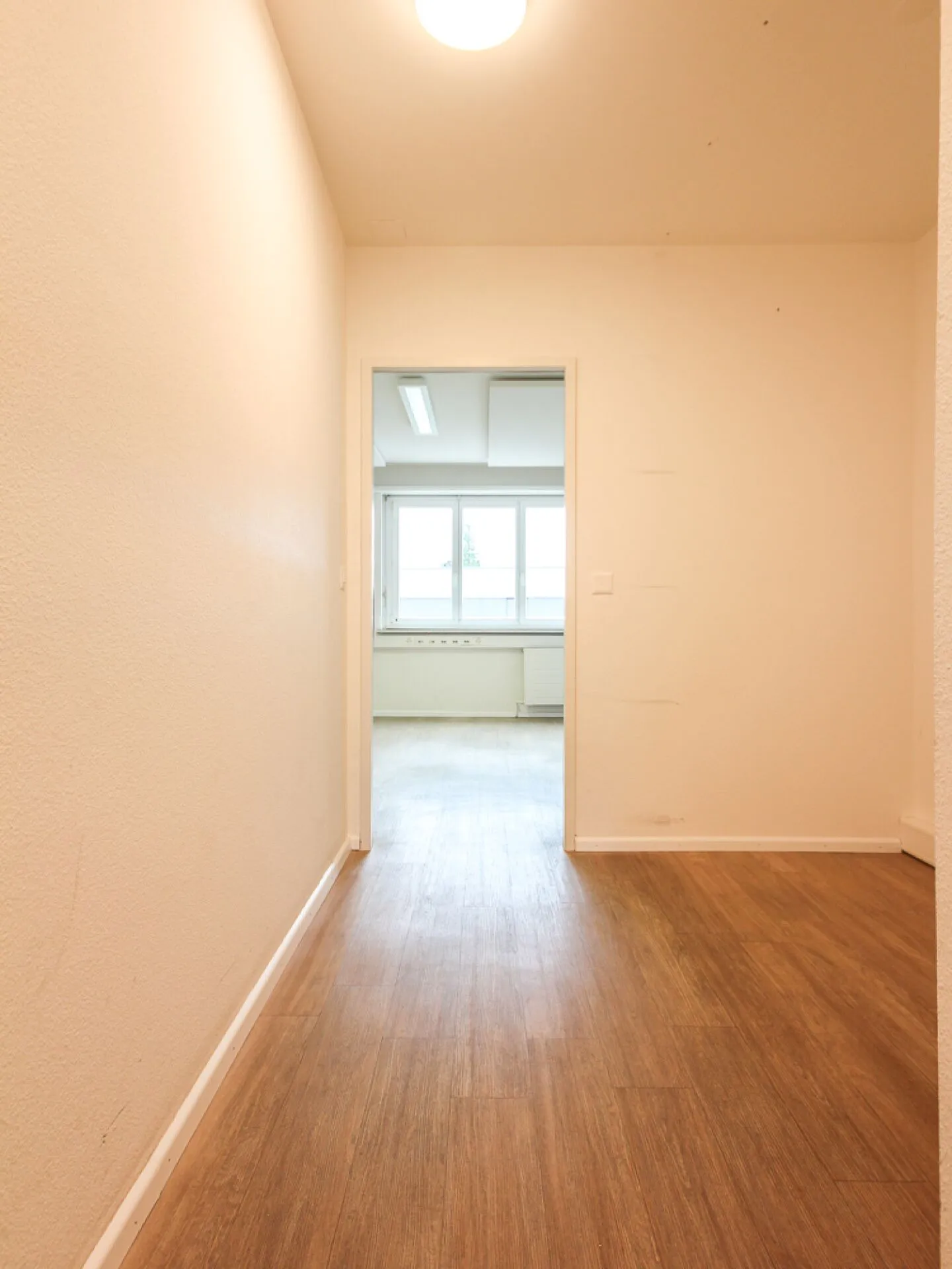 Büro- oder Praxisräumlichkeiten in Binningen - Foto 10 von 26