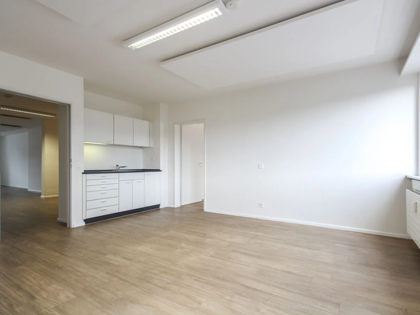 Büro- oder Praxisräumlichkeiten in Binningen - Foto 13 von 26