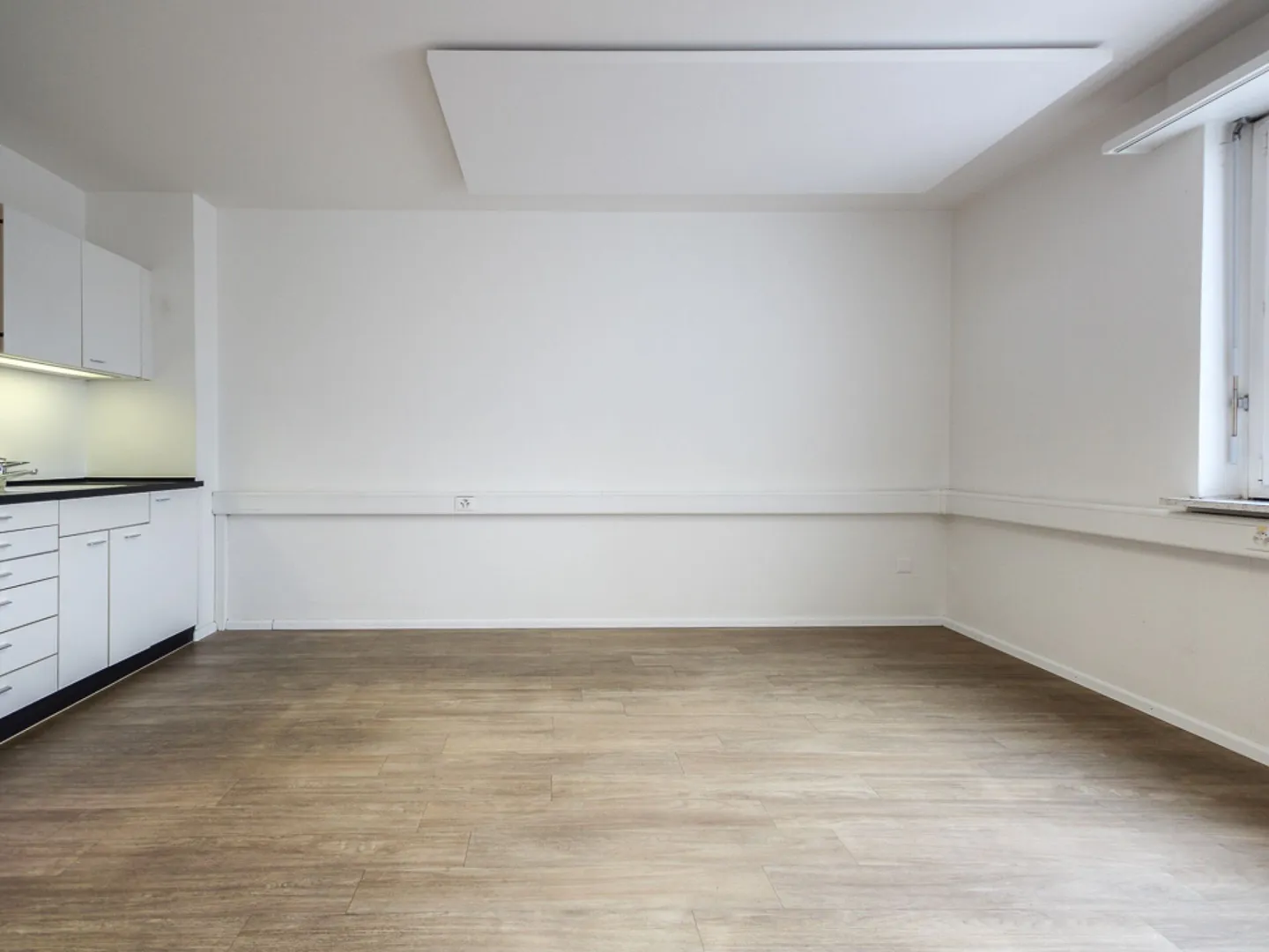 Büro- oder Praxisräumlichkeiten in Binningen - Foto 22 von 26