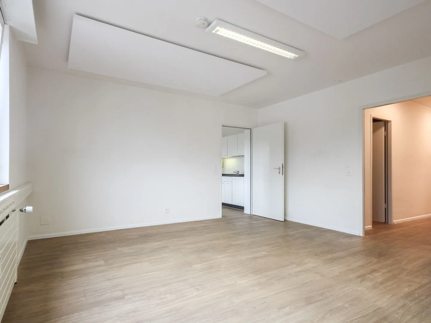 Büro- oder Praxisräumlichkeiten in Binningen - Foto 23 von 26