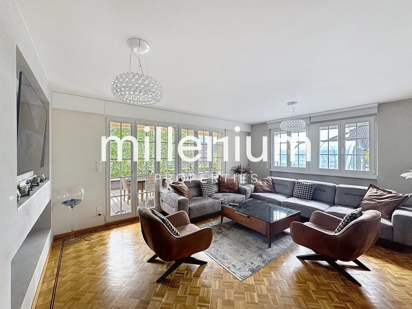 9-room House - Photo 4 of 11