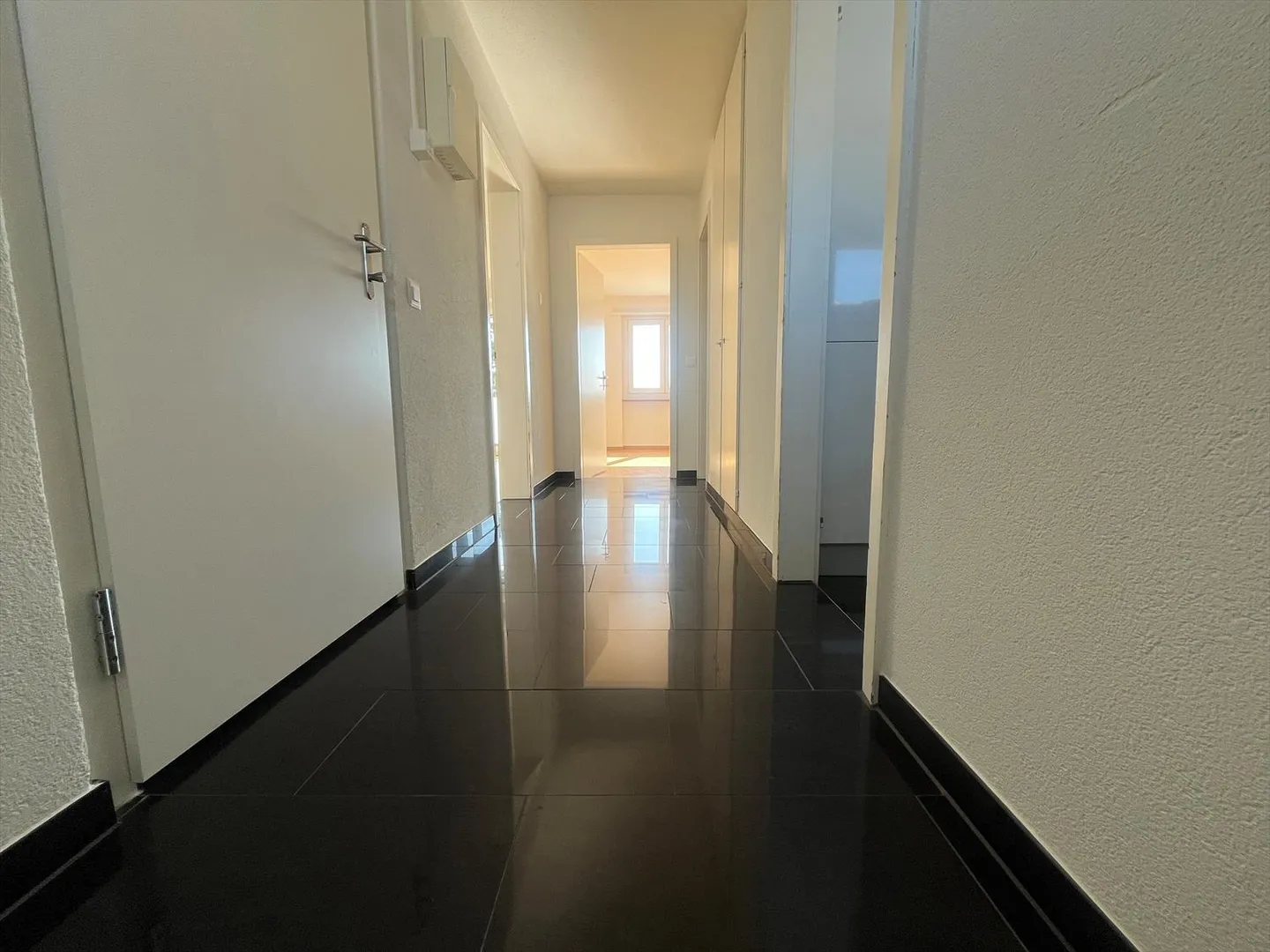 Appartement à louer - Photo 2 sur 9