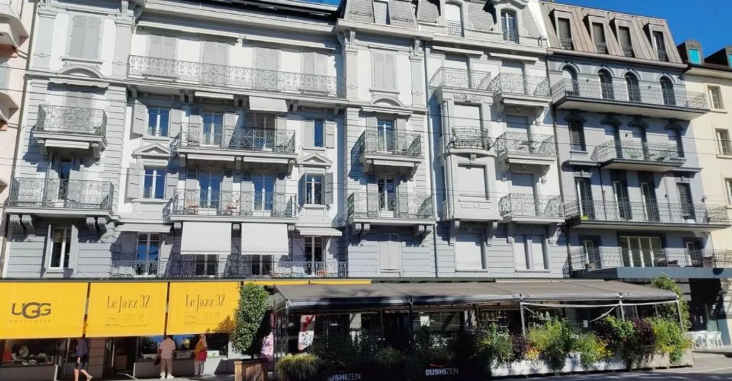 Nur wenige Schritte vom See entfernt! Luxuriöse Wohnung mit Blick im Herzen von Montreux - Foto 2 von 8