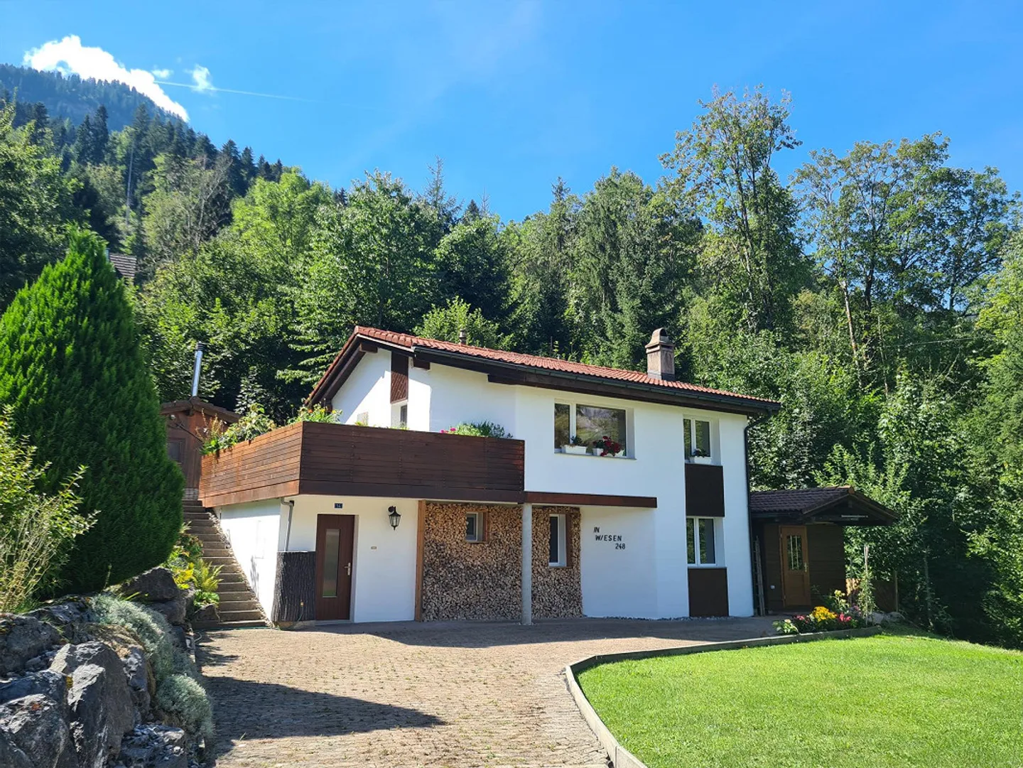 Charmantes Einfamilienhaus mit Garten - Foto 1 von 30