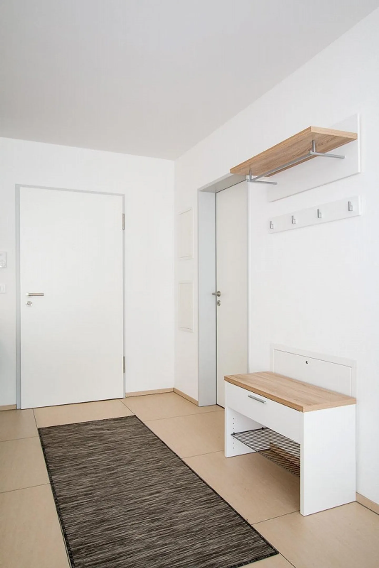 Modern and bright 2.5-room apartment in a top location - Photo 5 of 8