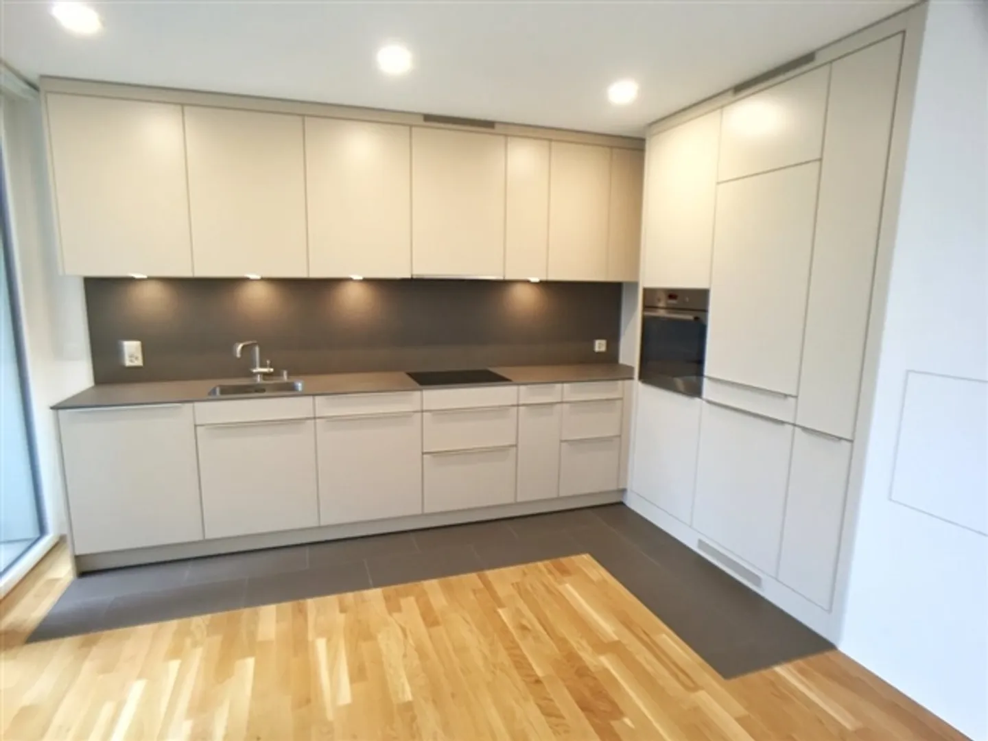 Modern apartment on the ground floor - Photo 1 of 10