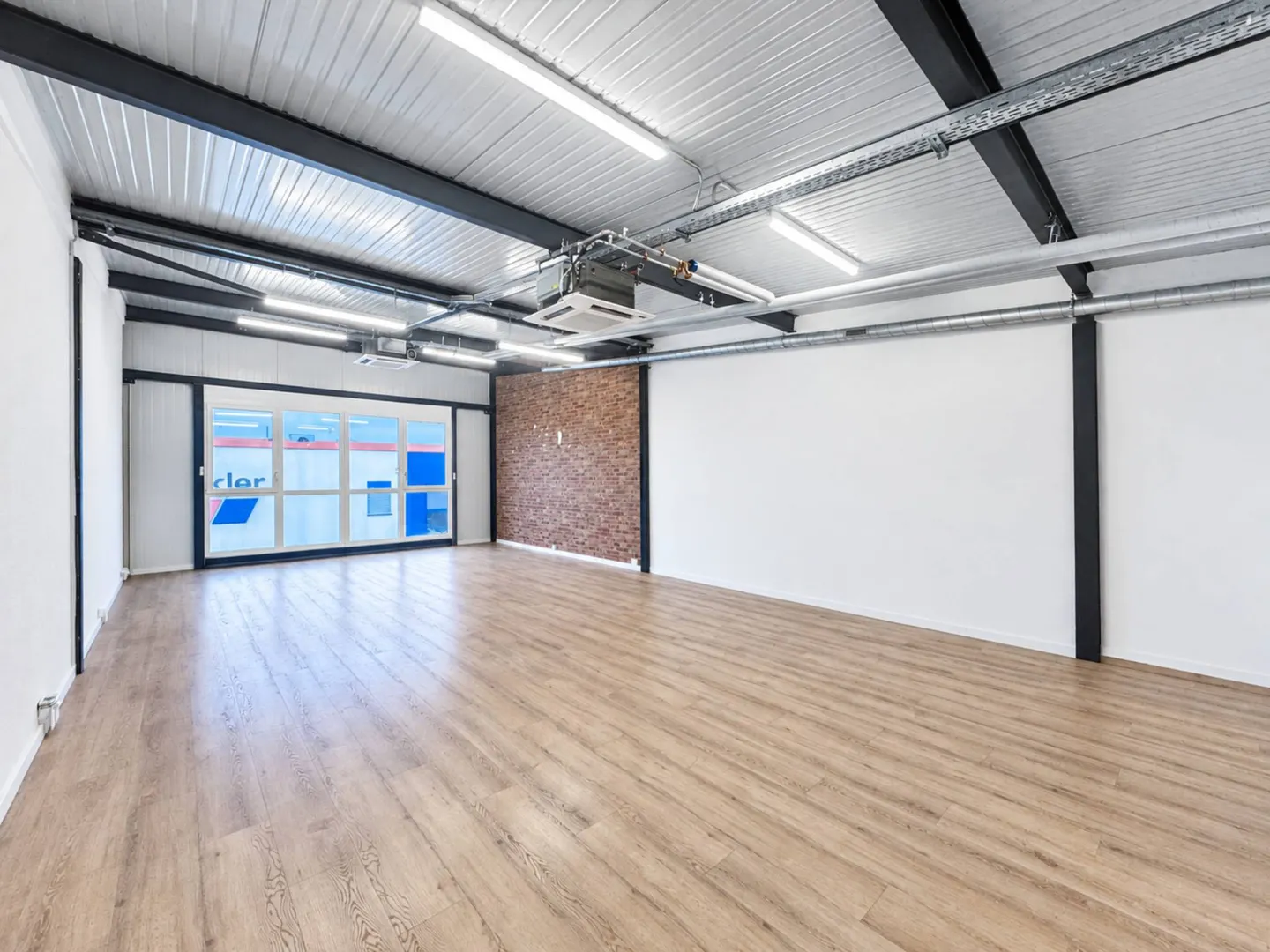 INDUSTRIE - SHOWROOM - EBENE - Foto 3 von 3
