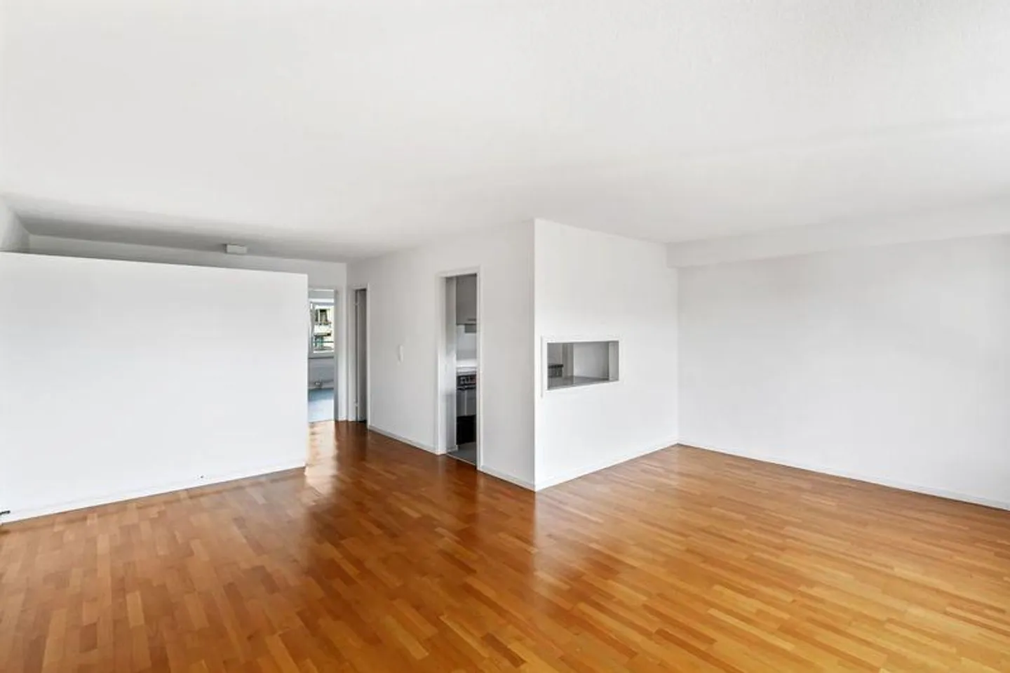 Living in a sunny and quiet location - Photo 5 of 10