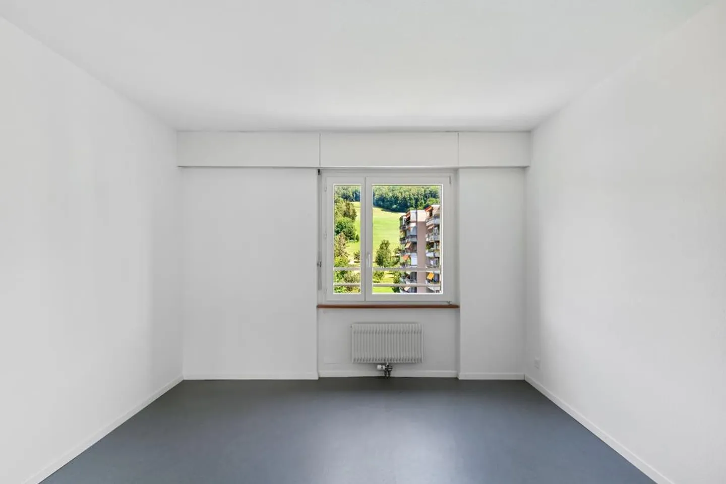 Living in a sunny and quiet location - Photo 7 of 10