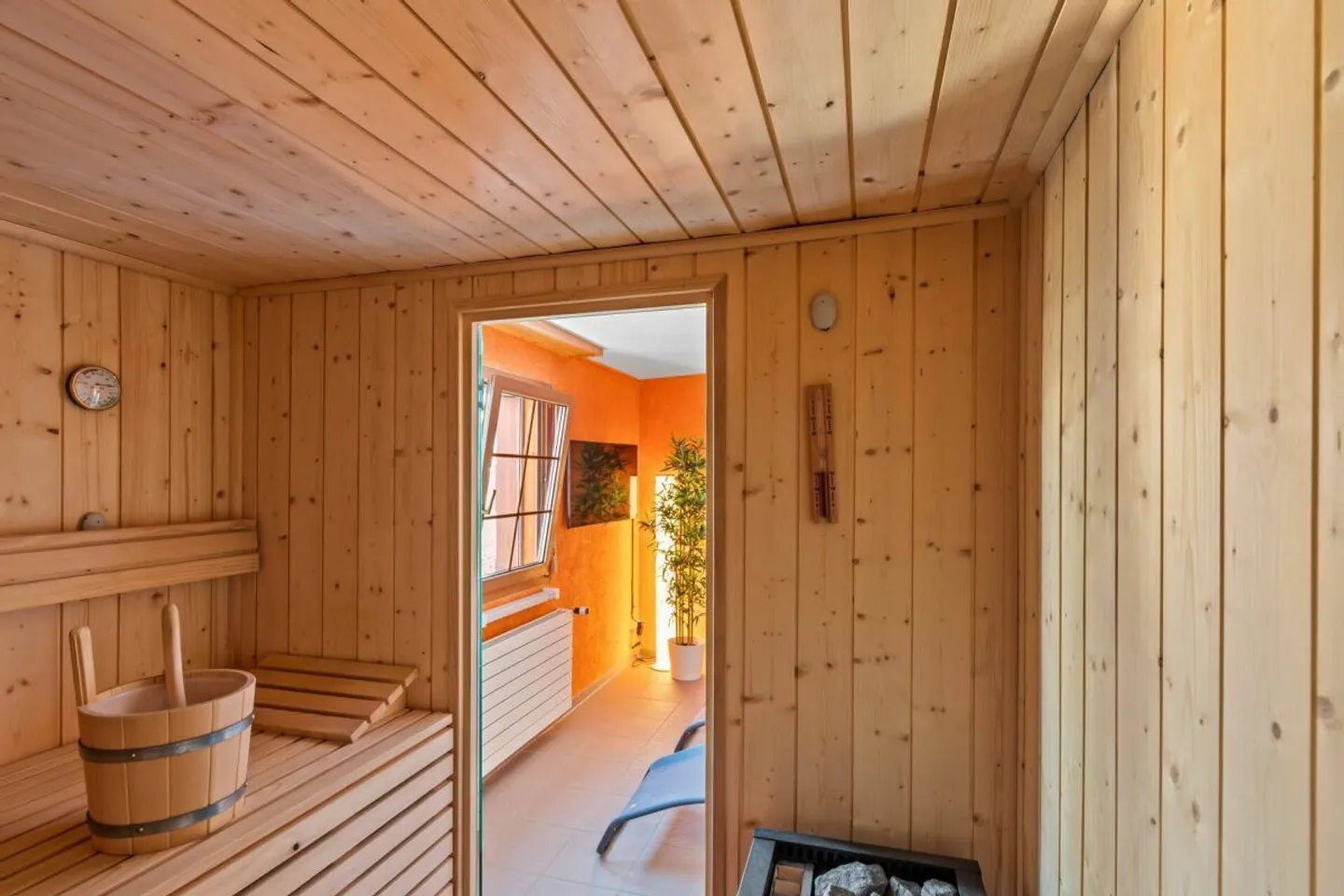 4 1/2-Zimmer-Ferienwohnung mit eigener Sauna und einem Tiefgaragenplatz - Foto 17 von 20