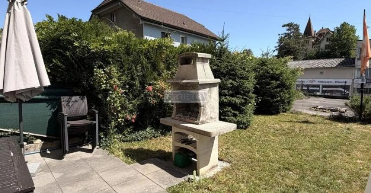 Charme und Authentizität: alte Suchard-Villa mit Garten und Garage - Foto 2 von 11