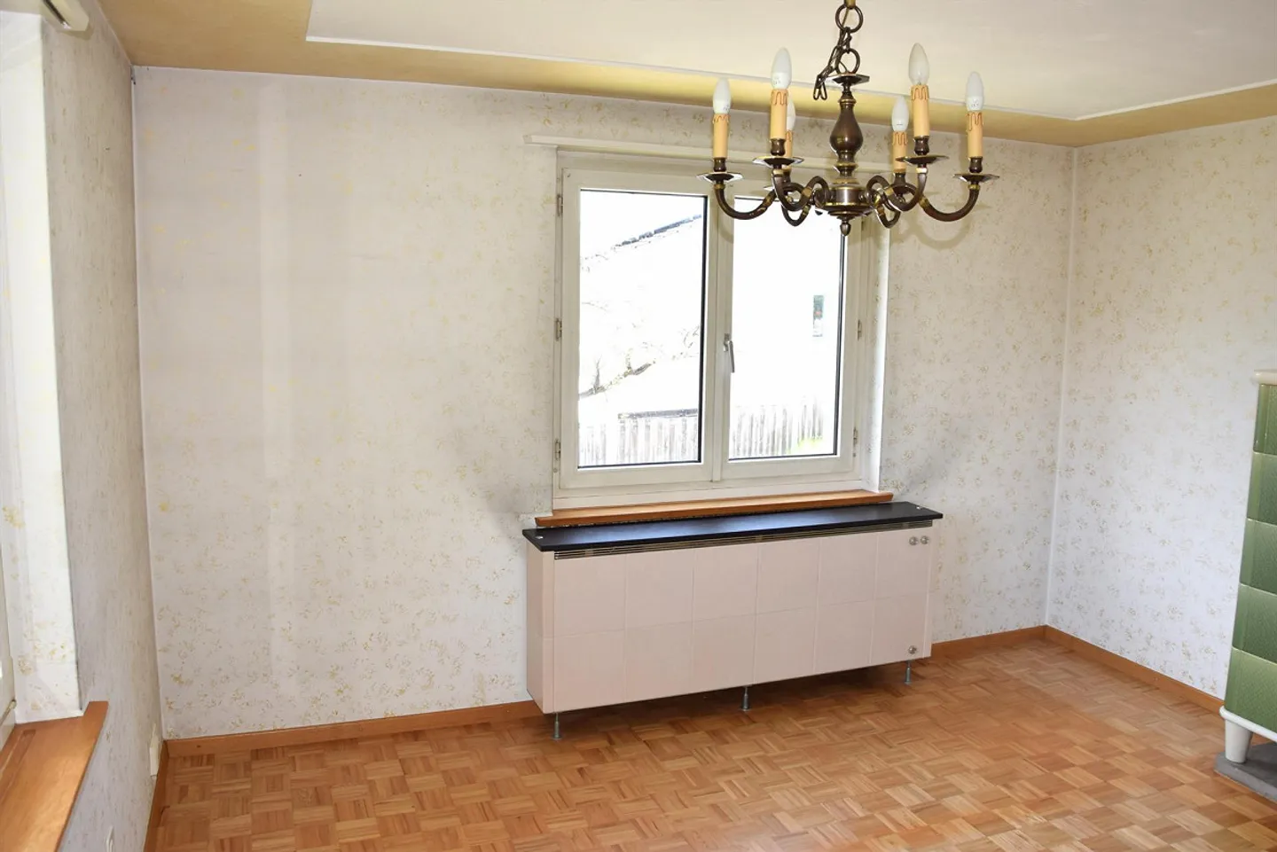 Interesting, detached single-family home - Photo 6 of 14