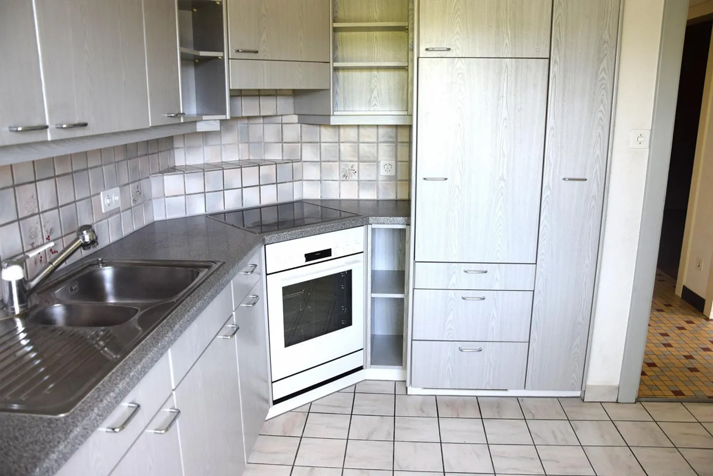 Interesting, detached single-family home - Photo 10 of 14