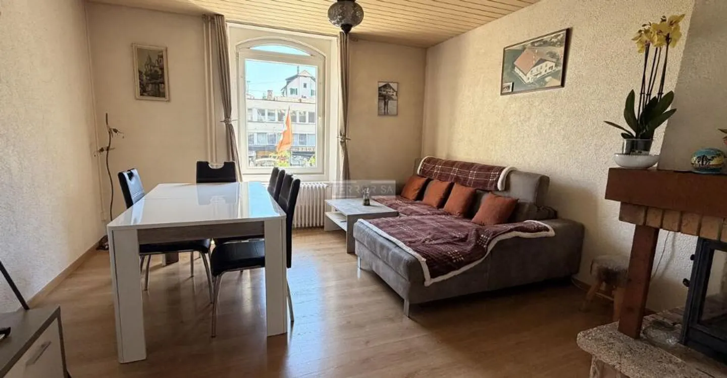 Charme und Authentizität: alte Suchard-Villa mit Garten und Garage - Foto 5 von 11