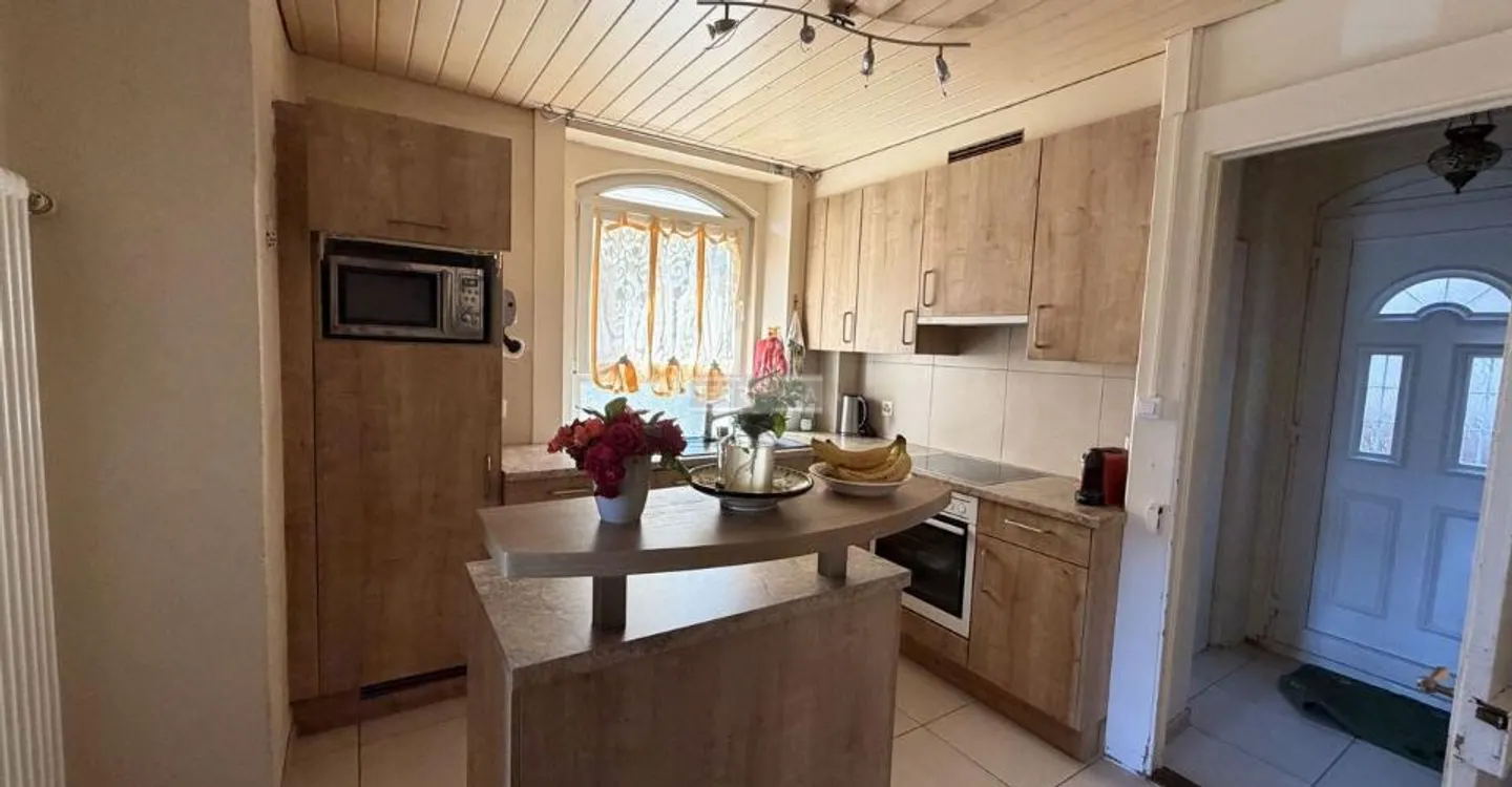 Charme und Authentizität: alte Suchard-Villa mit Garten und Garage - Foto 6 von 11