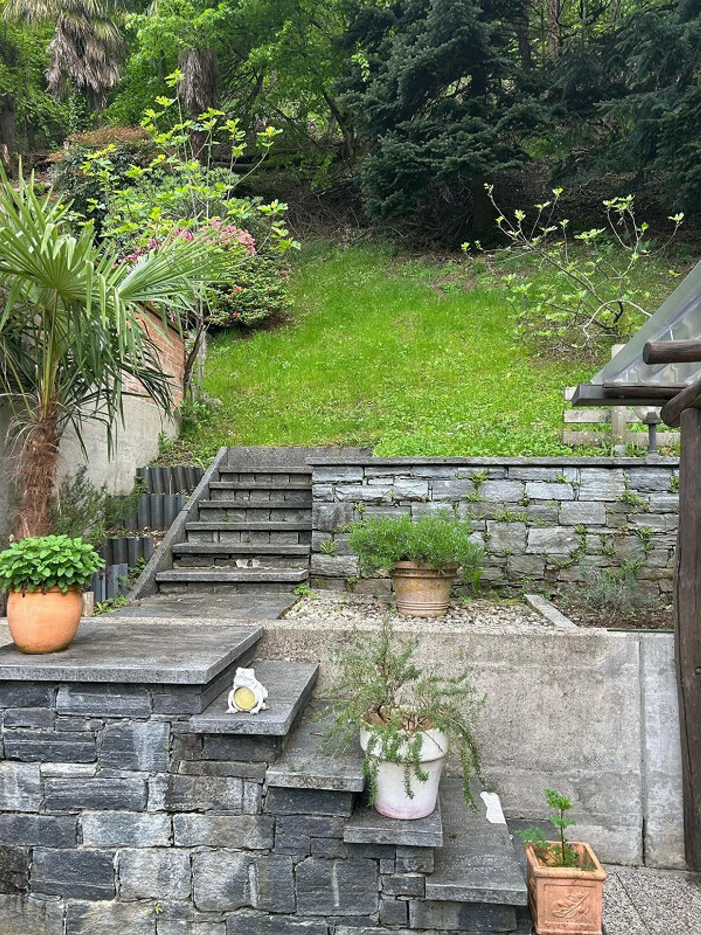 Bella casa in zona residenziale - Foto 3 di 20