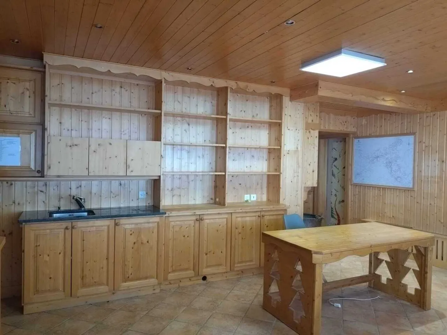 Gewerbefläche mit Schaufenster - Foto 5 von 6