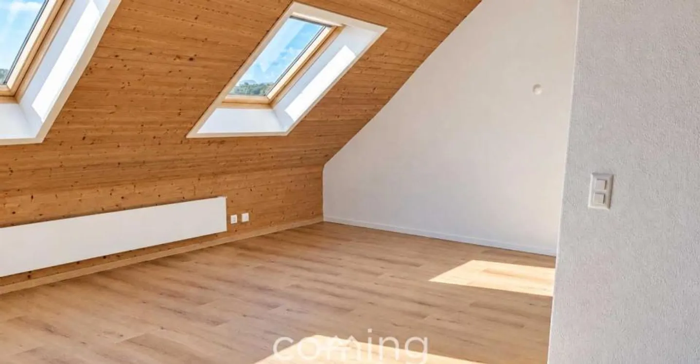 Modernized 2.5 Room Attic Apartment with Balcony in Thörigen - Photo 2 of 7
