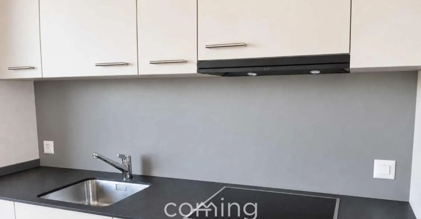 Modernized 2.5 Room Attic Apartment with Balcony in Thörigen - Photo 3 of 7