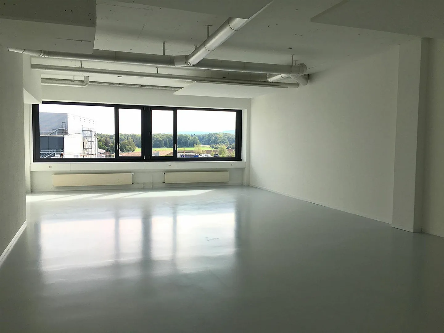 L'emplacement parfait pour votre bureau ! - Photo 2 sur 9