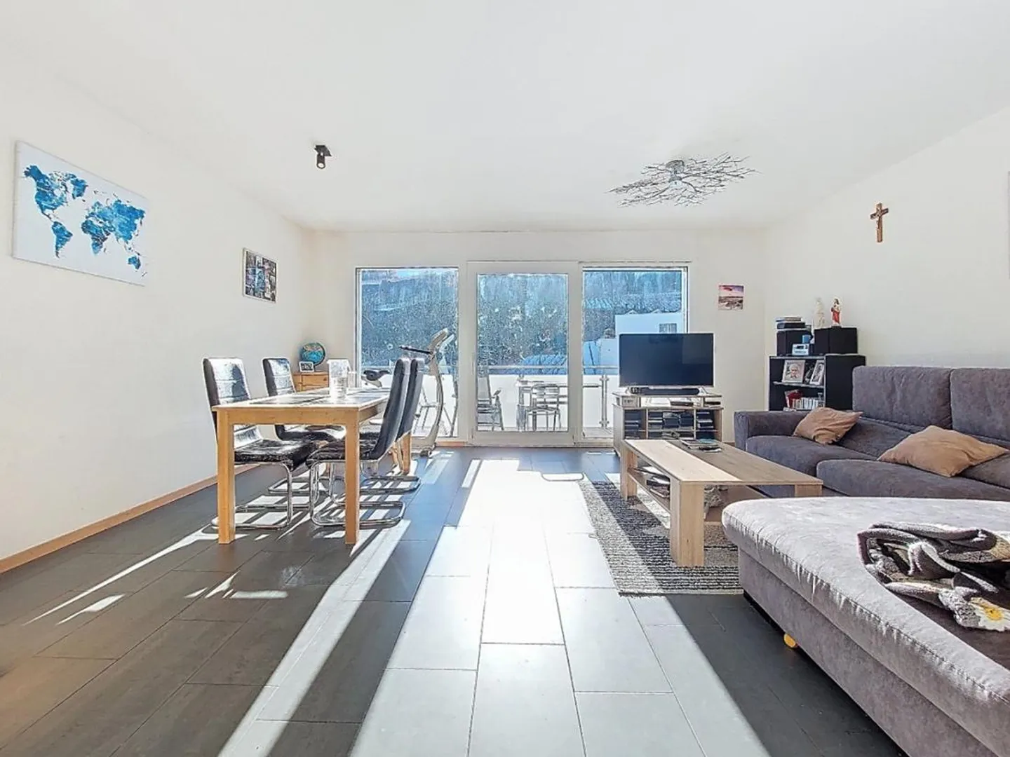 Sion/Pont-de-la-Morge, beautiful 4.5-room apartment with 104 m2, balcony and 2 parking spaces - Photo 4 of 21