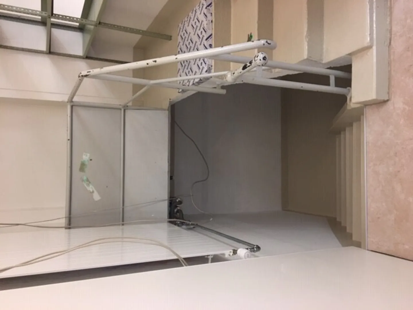 Commercial space with outdoor area and garage for rent - Photo 11 of 12