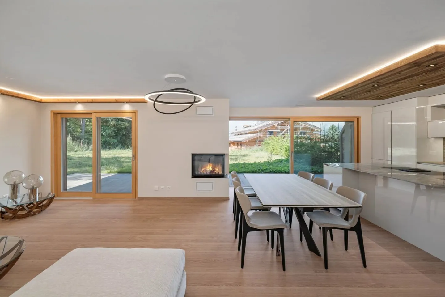 Appartamento di lusso al piano giardino ai margini del campo da golf a Crans-Montana - Foto 3 di 7