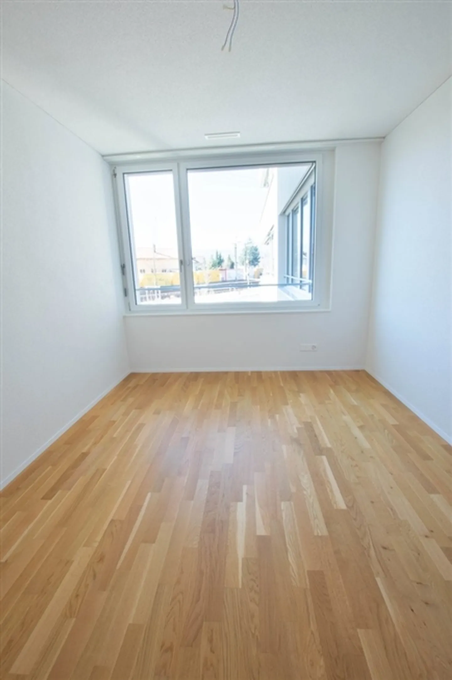 Modern 4.5-room apartment with balcony at Lyss train station - Photo 7 of 11