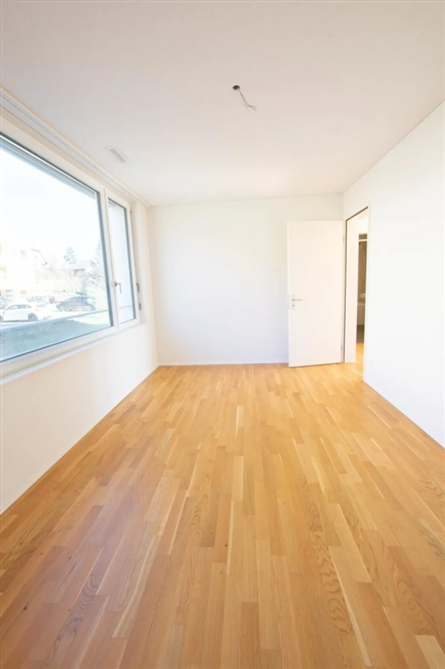 Modern 4.5-room apartment with balcony at Lyss train station - Photo 8 of 11