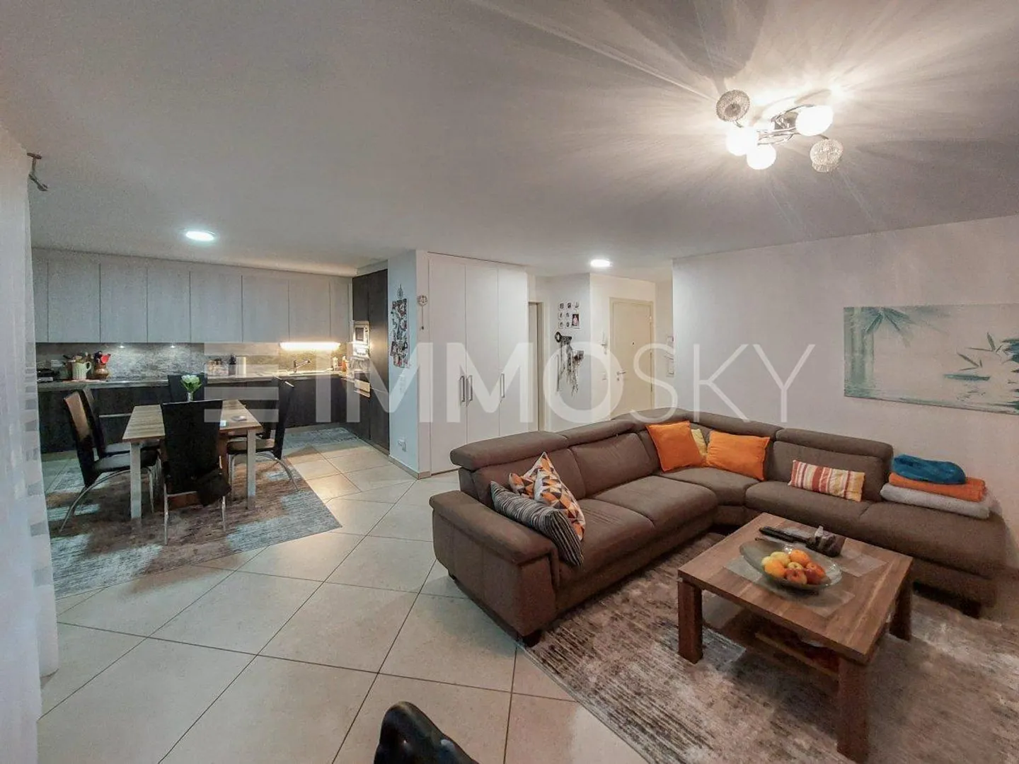 Geräumig und mit privatem Garten - Foto 2 von 5