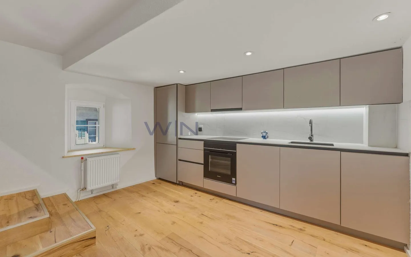 Charming Renovated Duplex Home - Photo 4 of 8