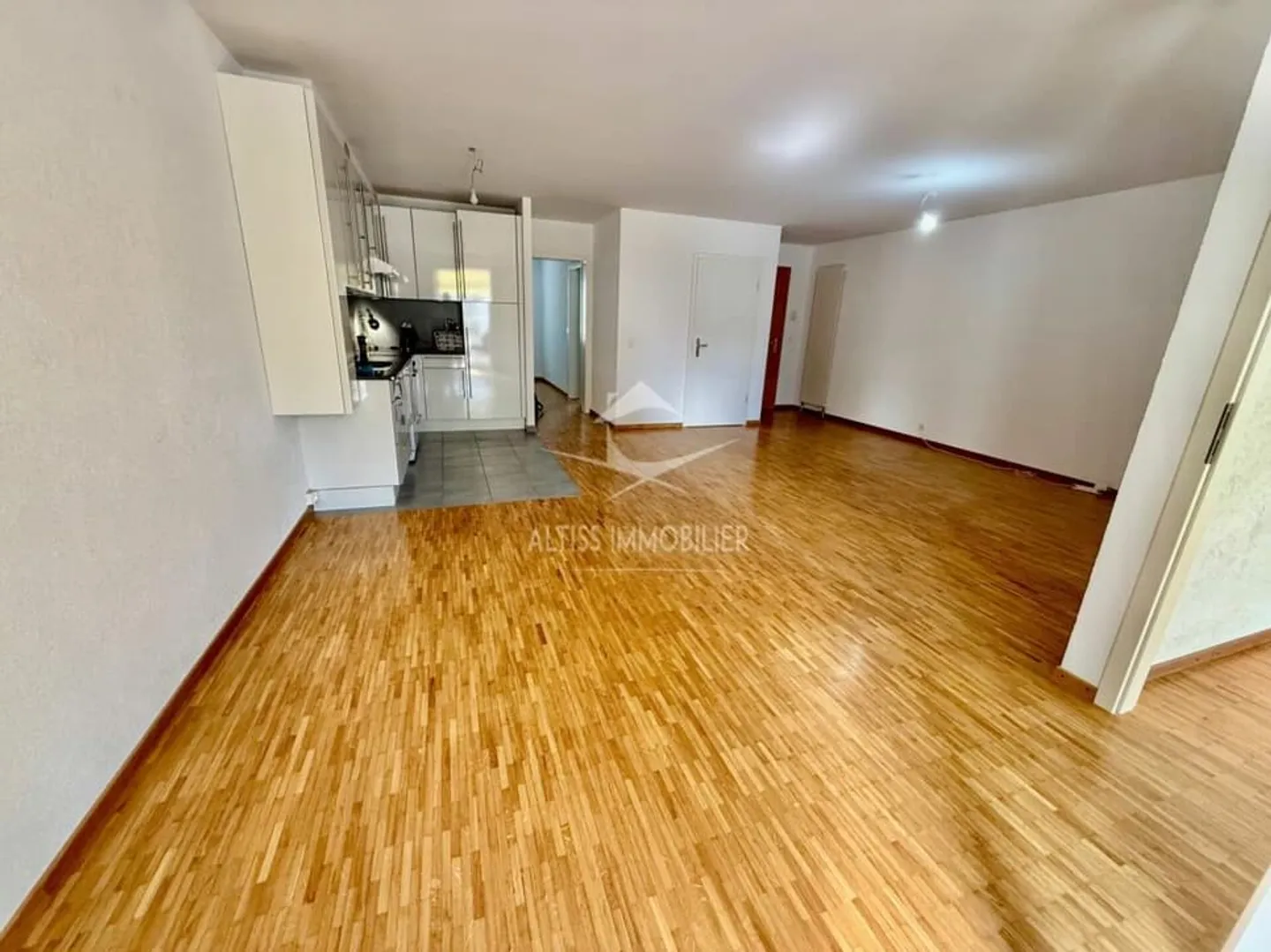Bel appartamento vicino alla stazione - Foto 3 di 12