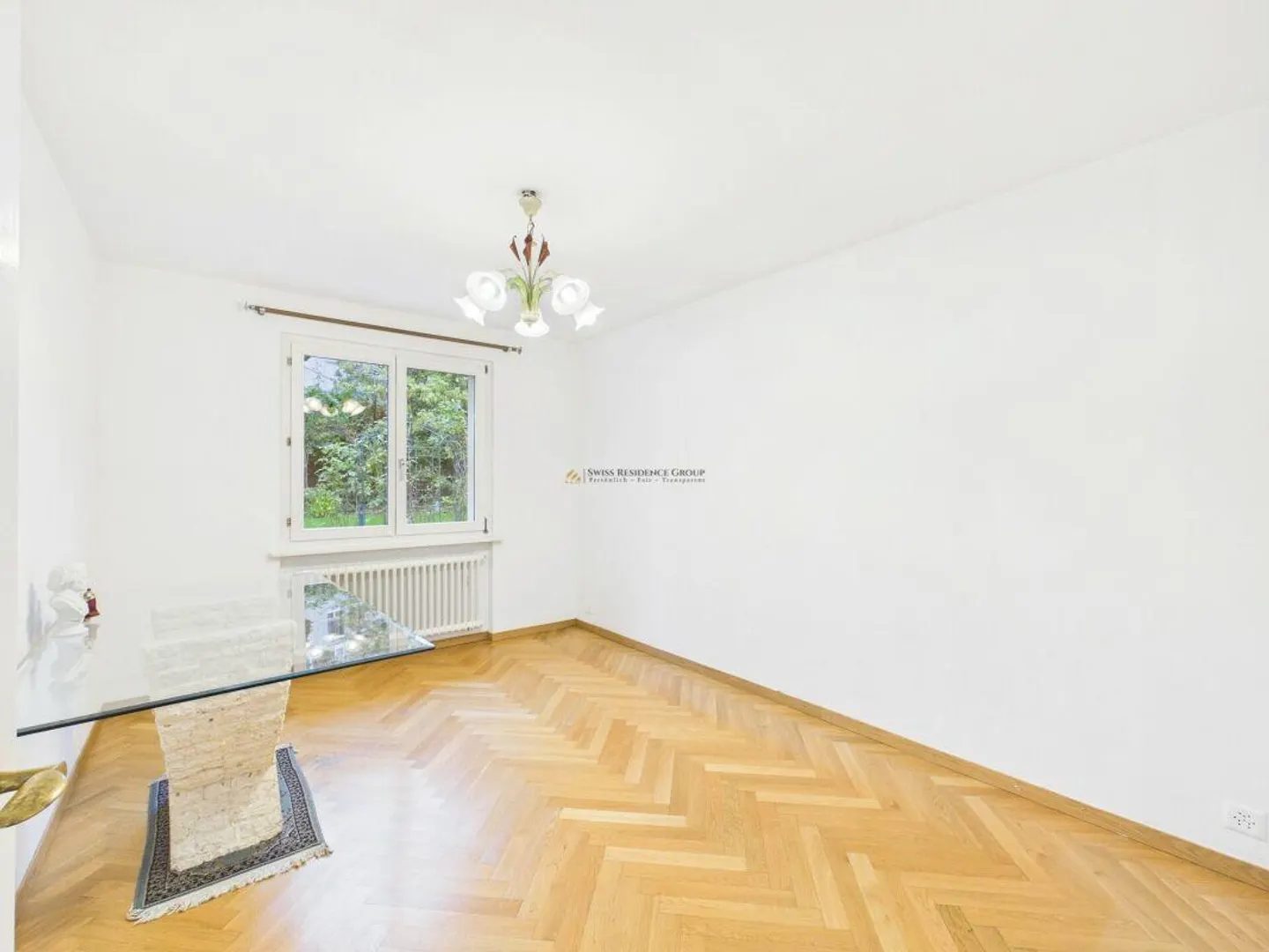 Exklusives 6.5-Zimmer-Einfamilienhaus mit grosszügigem Garten - Photo 4 sur 17