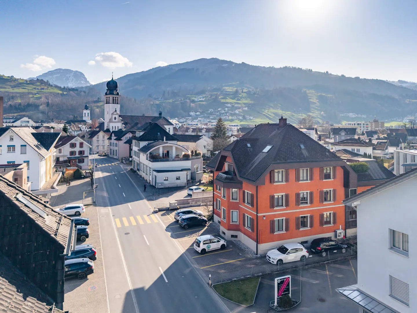Investitionsliegenschaft mit Mietsteigerungspotenzial in Siebnen - Photo 1 of 5
