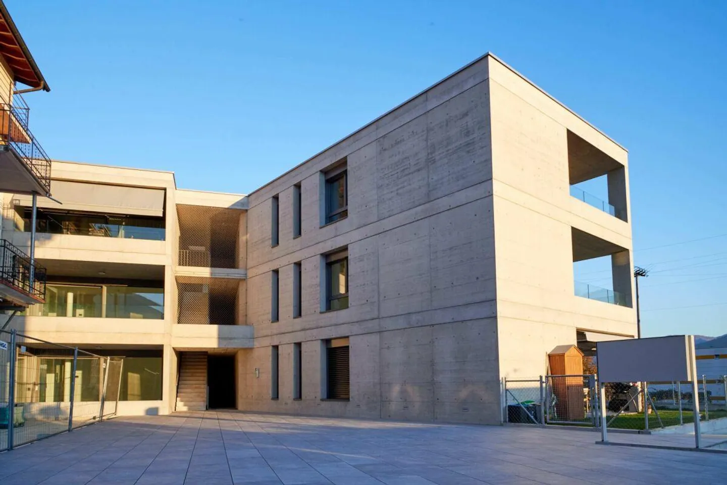 GORDOLA - Modern apartment with terraces - Photo 1 of 8