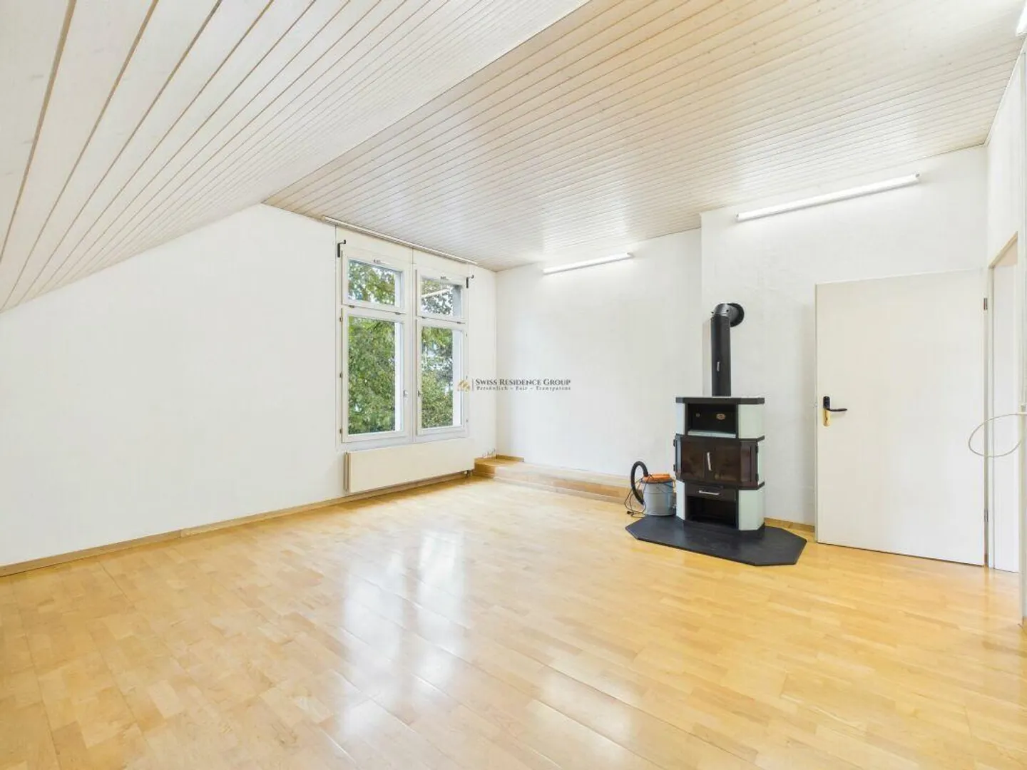 Exklusives 6.5-Zimmer-Einfamilienhaus mit grosszügigem Garten - Photo 15 sur 17