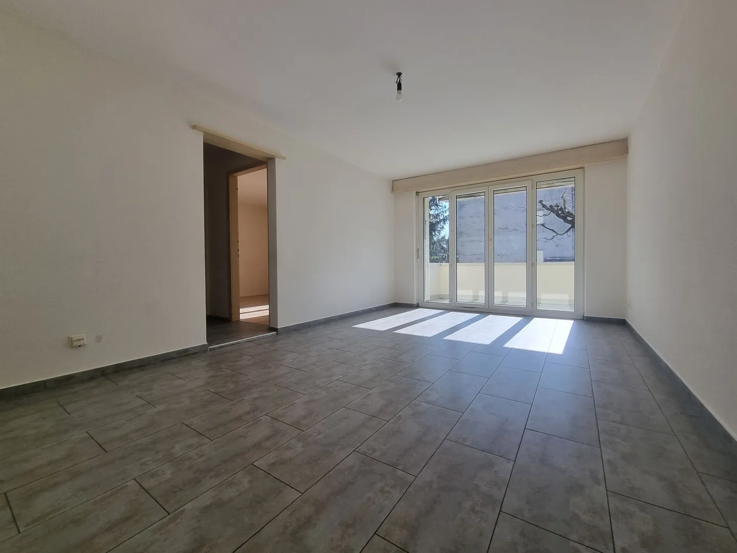 Charmante Wohnung im Zentrum Biel - Foto 2 von 8