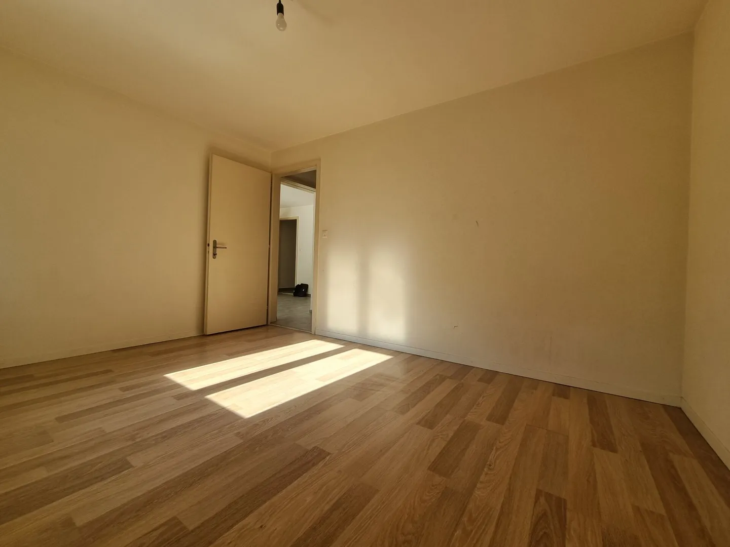 Charmante Wohnung im Zentrum Biel - Foto 4 von 8
