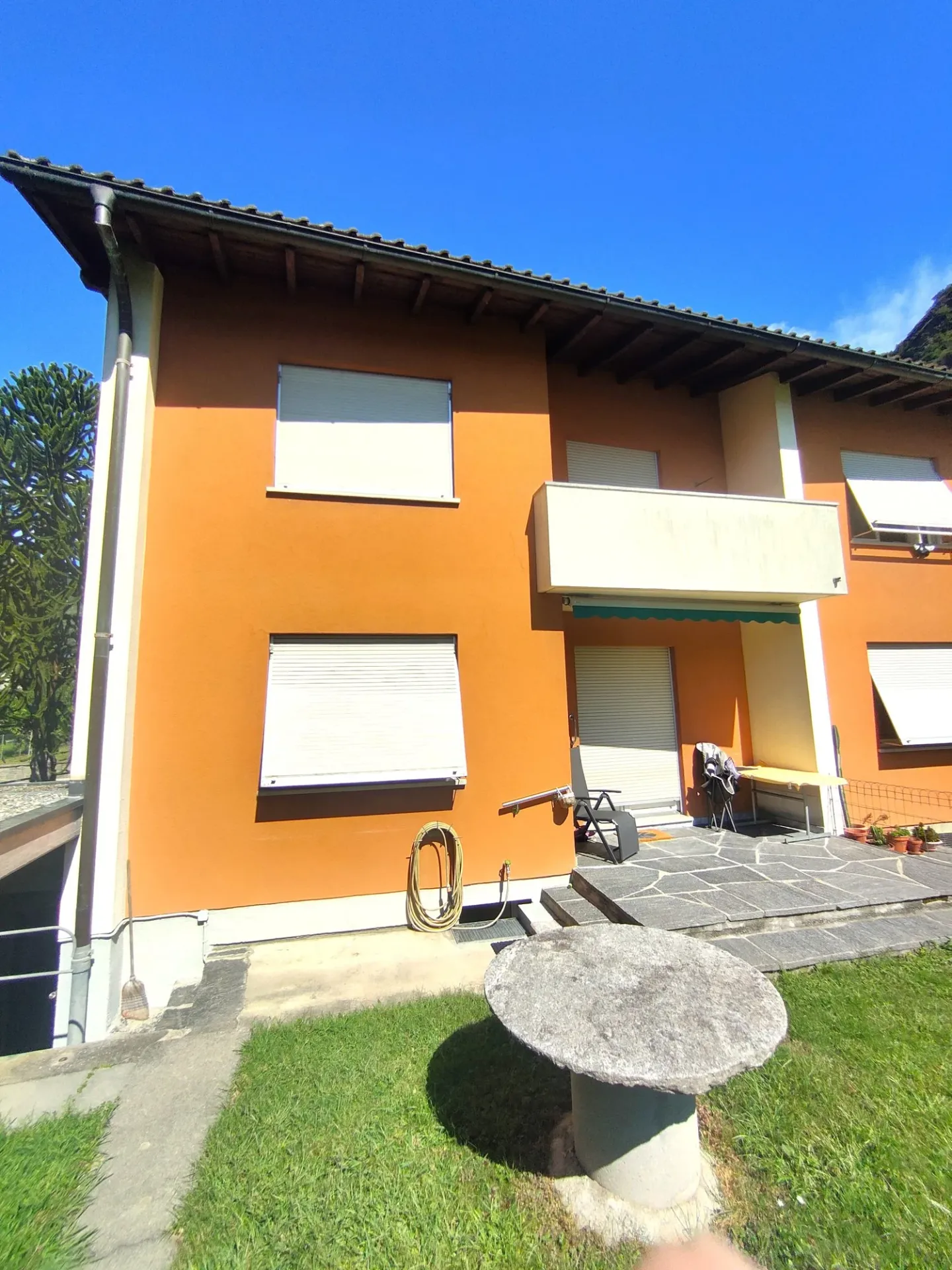 Casa monofamiliare a schiera di prima “testa” a Biasca - Foto 3 di 10