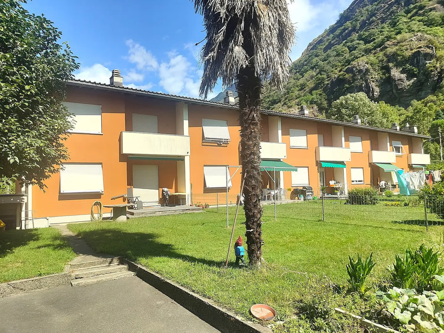 Casa monofamiliare a schiera di prima “testa” a Biasca - Foto 1 di 10