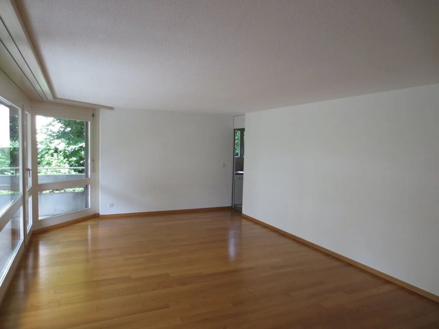 Modernes 3.5-Zimmer-Apartment - Foto 2 von 6