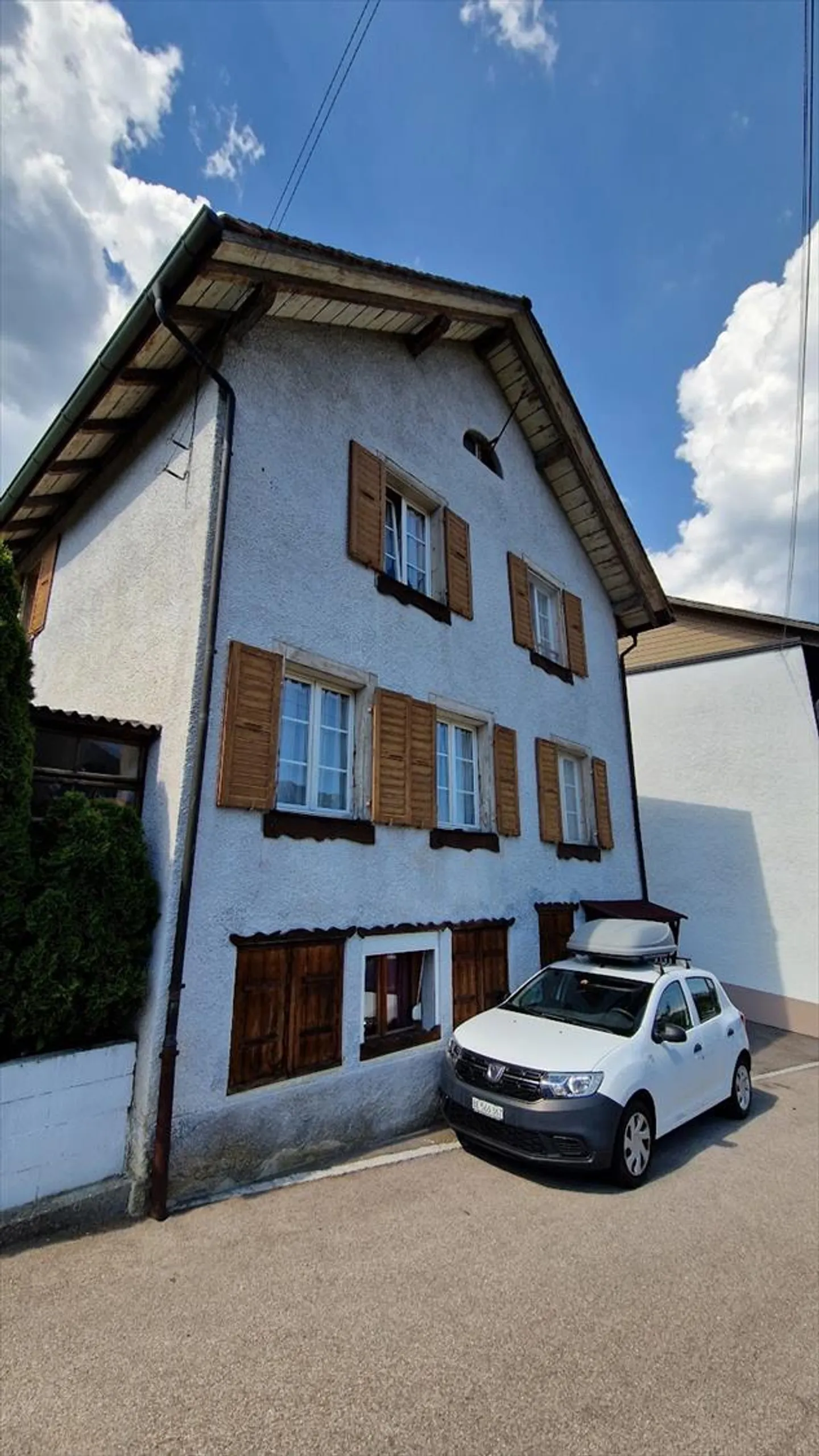 Riduzione di prezzo: Incantevole casa unifamiliare di 7,5 stanze a Perrefitte - Foto 1 di 13