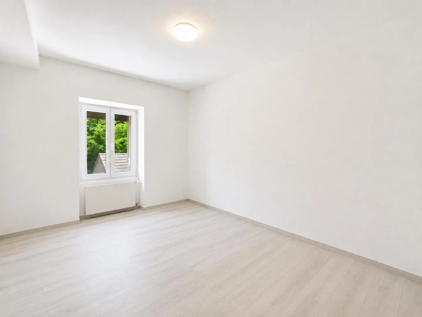 Saniertes Mehrfamilienhaus mit Attraktiver Rendite in Biel/Bienne - Foto 5 von 11