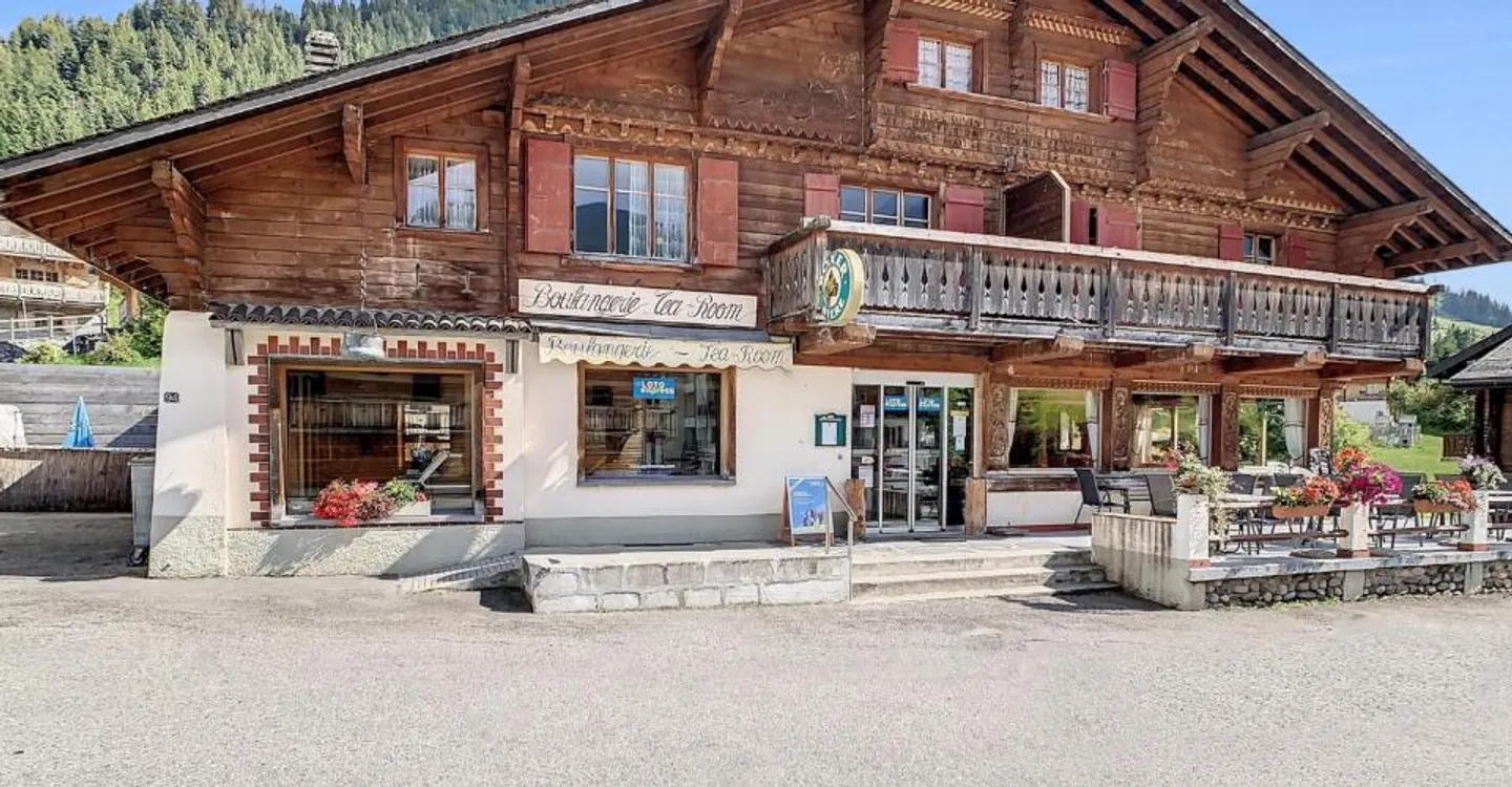 Chalet mit zwei Wohnungen und einem Geschäft | BC IMMO - Foto 1 von 11
