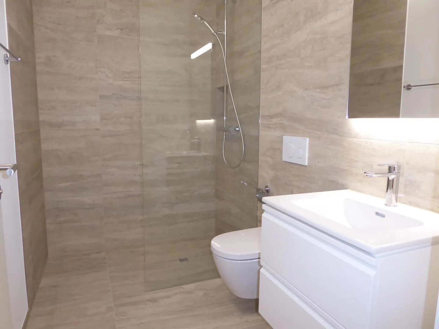 Versatile Loft Apartment / Commercial - Photo 15 of 21