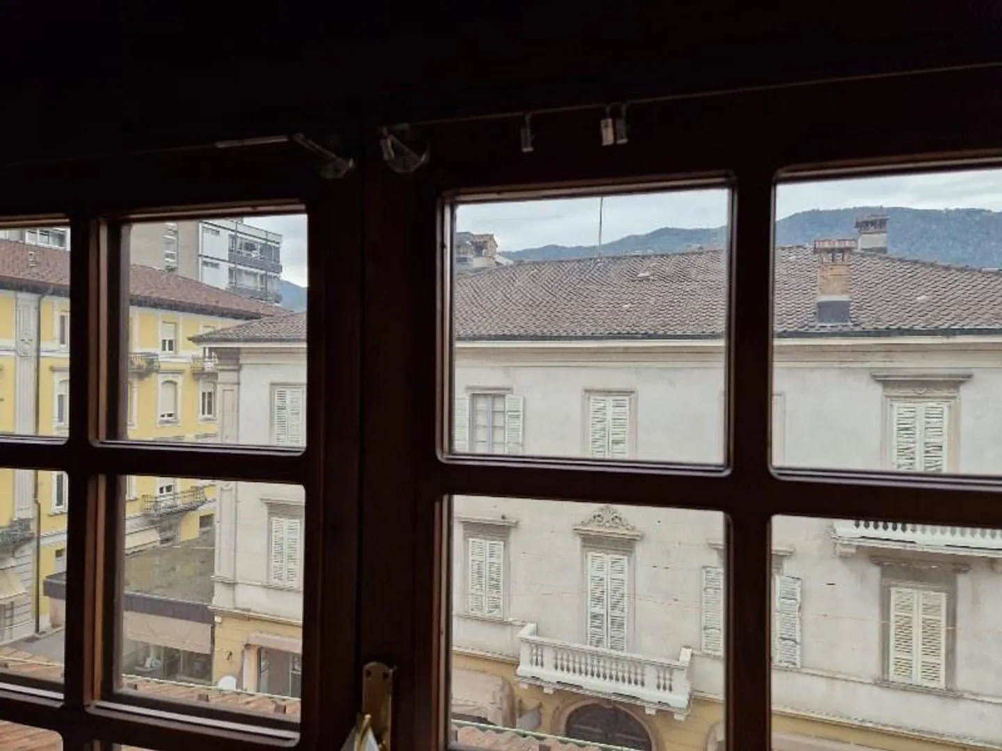 STABILE A REDDITO  NEL CENTRO DI CHIASSO - Foto 12 di 12