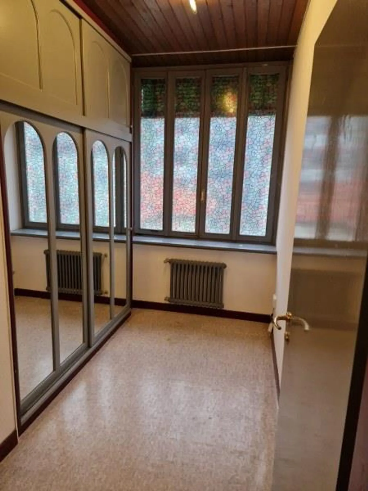 STABILE A REDDITO  NEL CENTRO DI CHIASSO - Foto 4 di 12