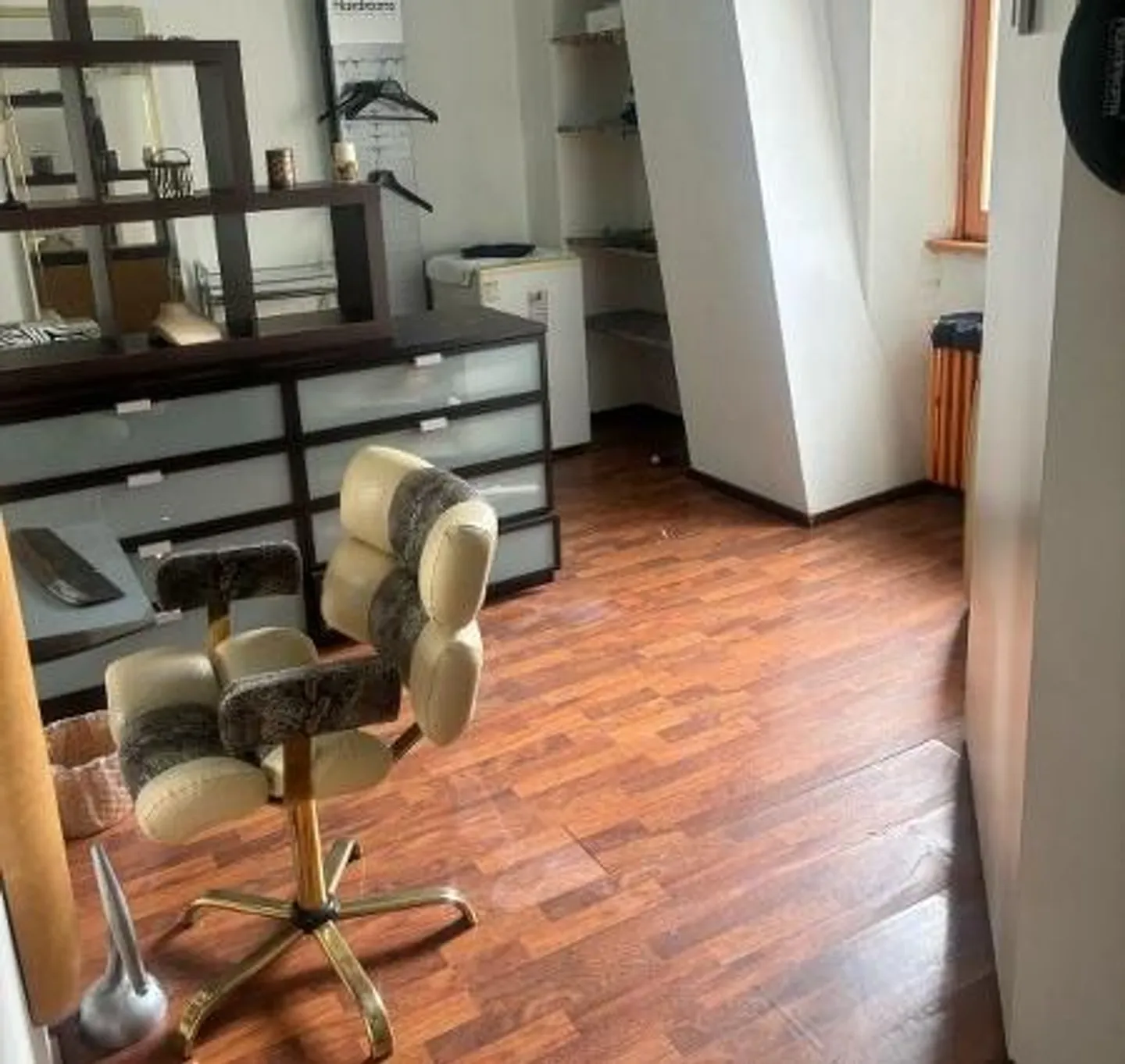 STABILE A REDDITO  NEL CENTRO DI CHIASSO - Foto 10 di 12
