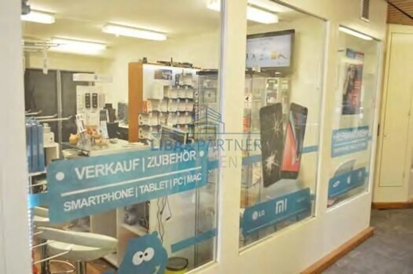 Edificio commerciale e residenziale attraente con potenziale di sviluppo - Foto 9 di 13